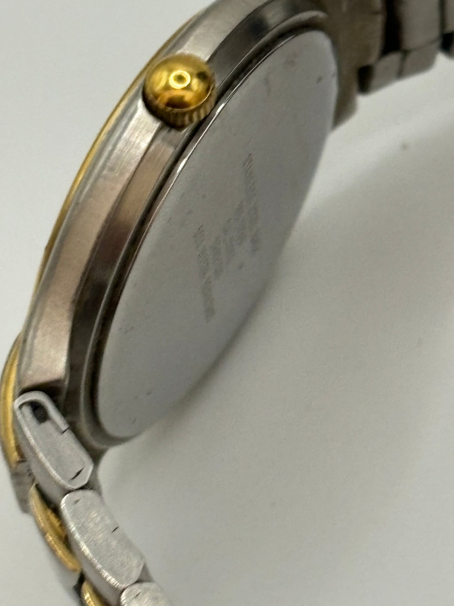 Accurist gold and silver gents wristwatch, boxed - Untested