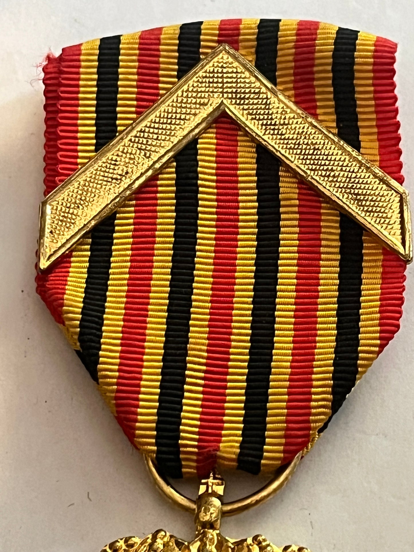 Belgian gold military long service medal - first class