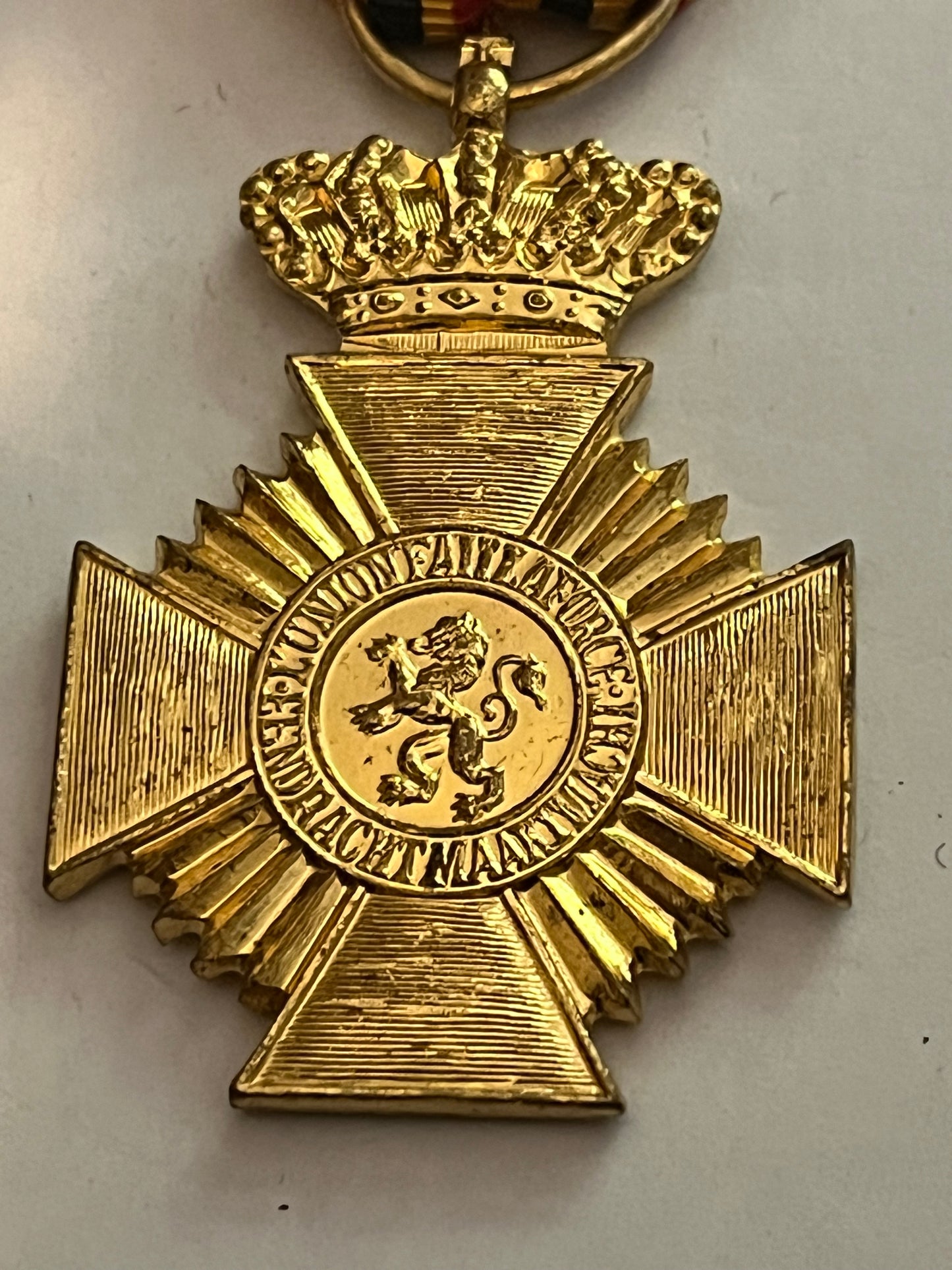 Belgian gold military long service medal - first class