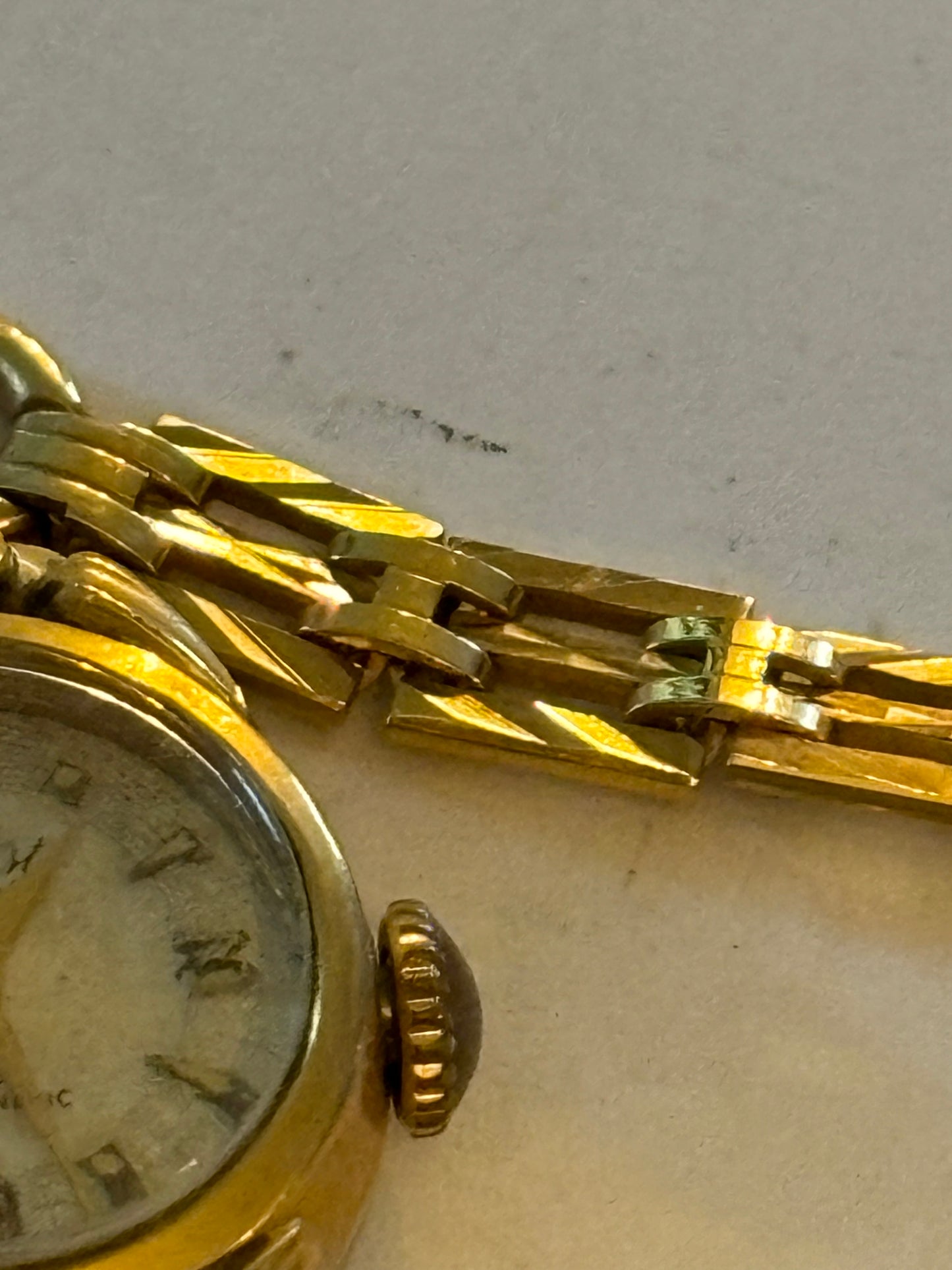 Vintage Accurist rolled gold ladies manual wristwatch - Untested