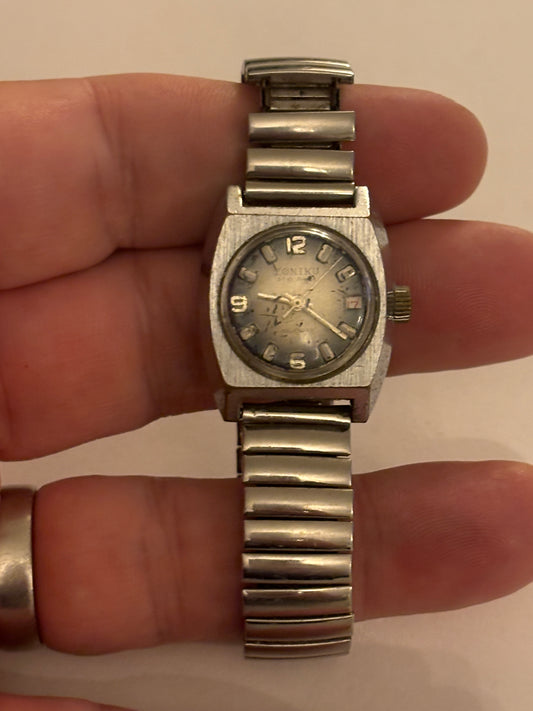 Zoniku - Ladies chunky silver manual watch - Working but untested