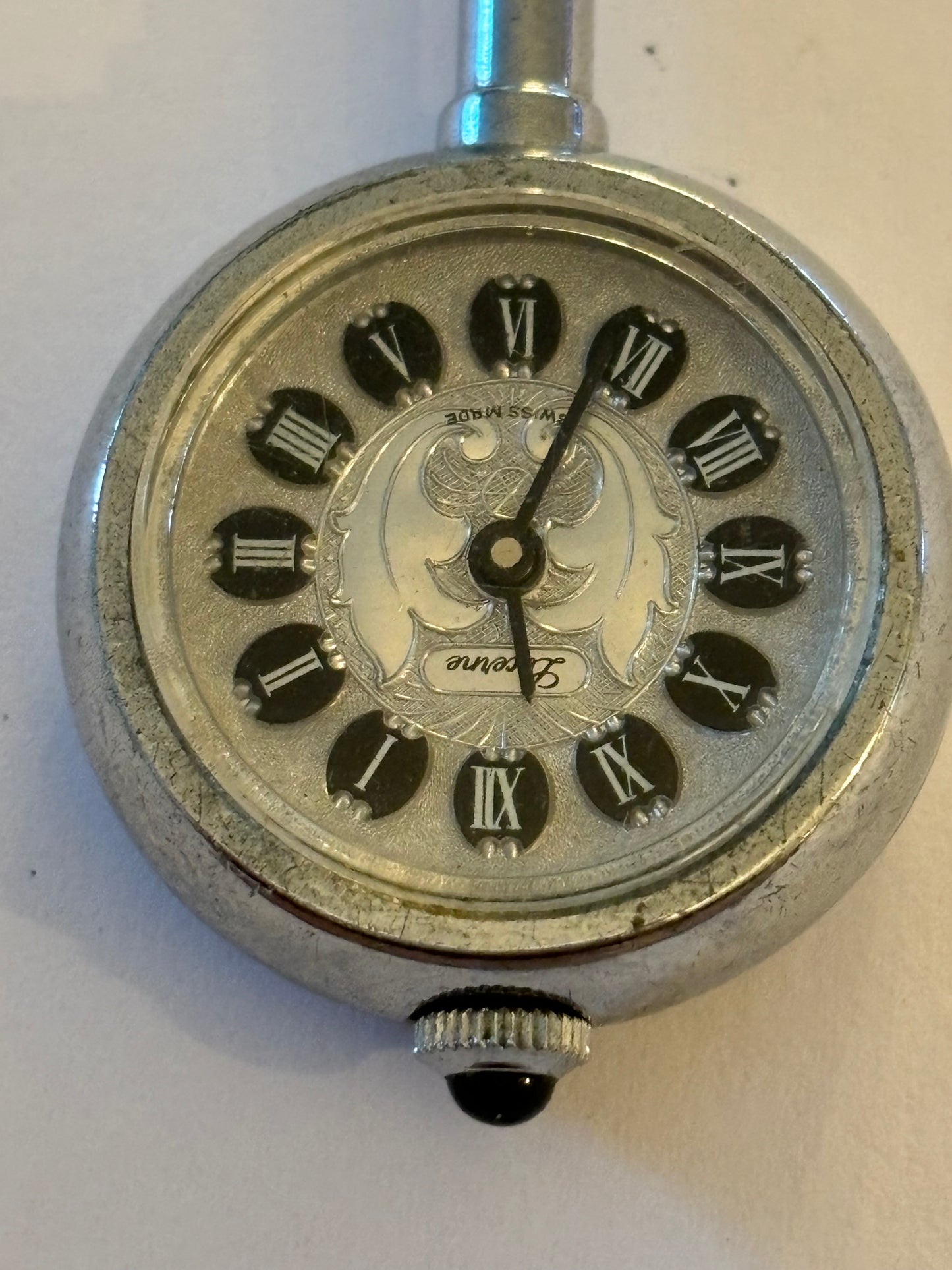 Lucerne Pendant watch on bar - Hand Mirror - Manual