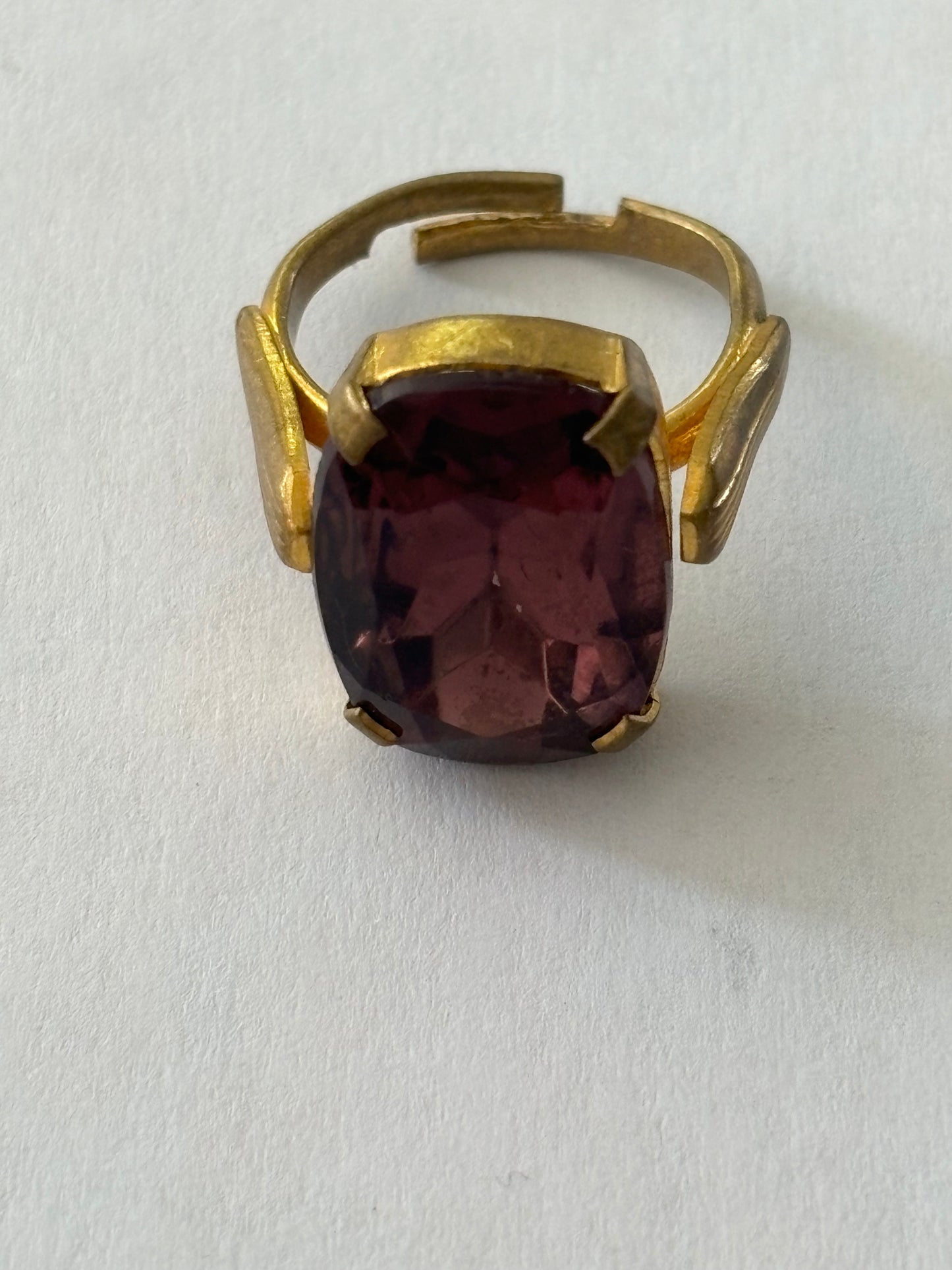 Gold metal ring with large rectangular purple stone - Size L