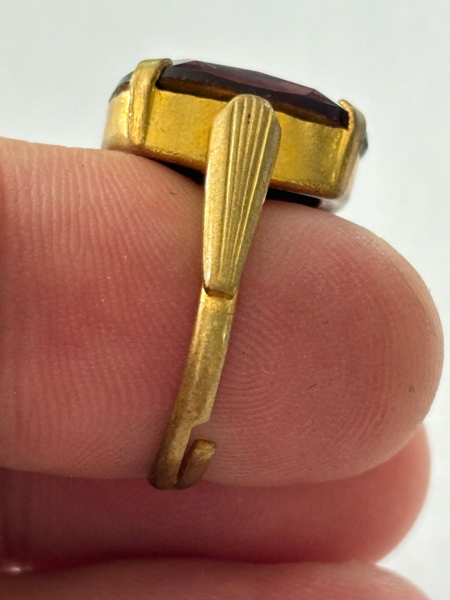 Gold metal ring with large rectangular purple stone - Size L