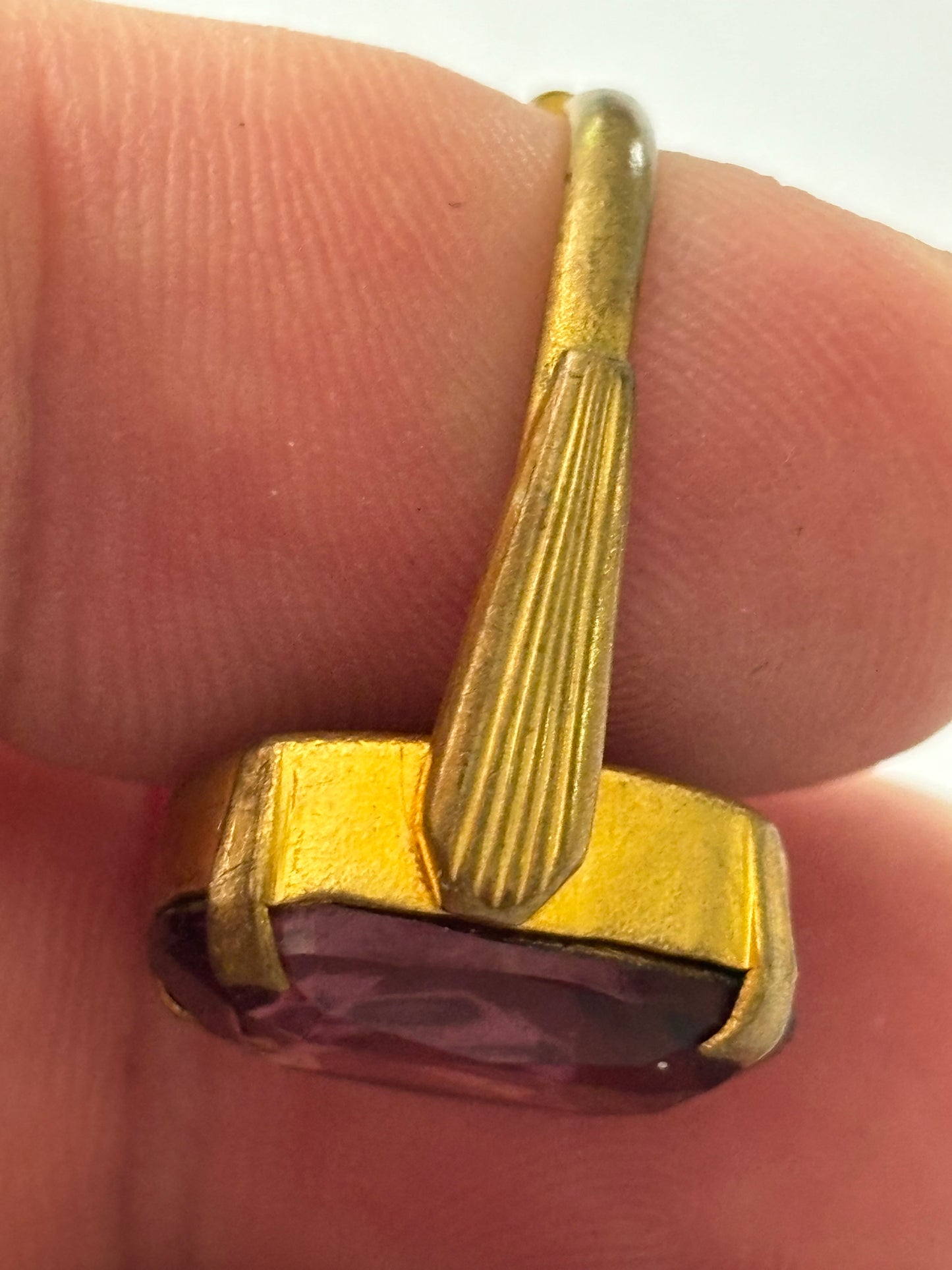 Gold metal ring with large rectangular purple stone - Size L