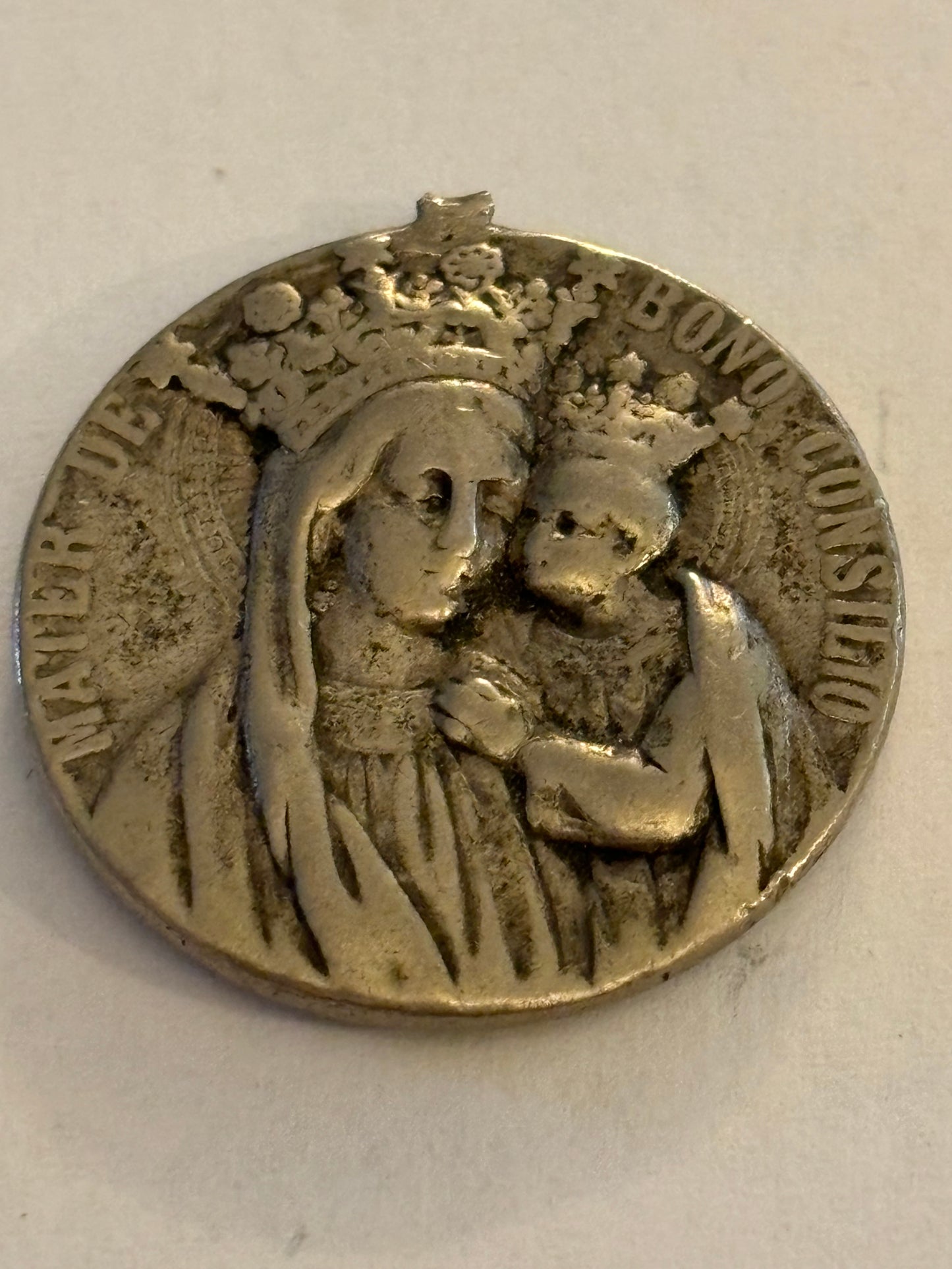 Thick round Mary & Joseph medallion