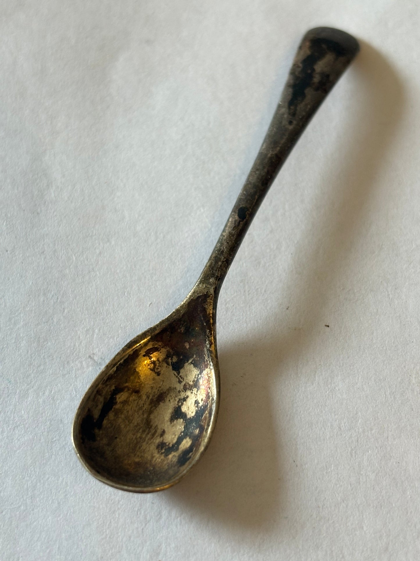 Vintage unmarked silver metal small salt spoon