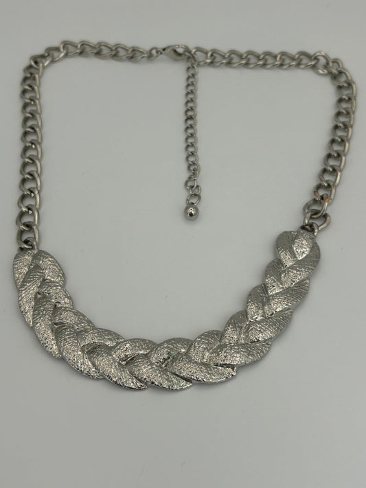 Chunky silver chain necklace with silver weave curved bar pendant