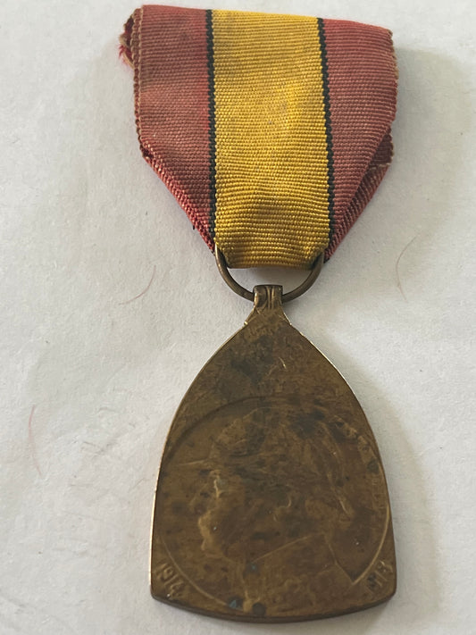 Belgian Commemorative Medal for the 1914-1918 War with ribbon