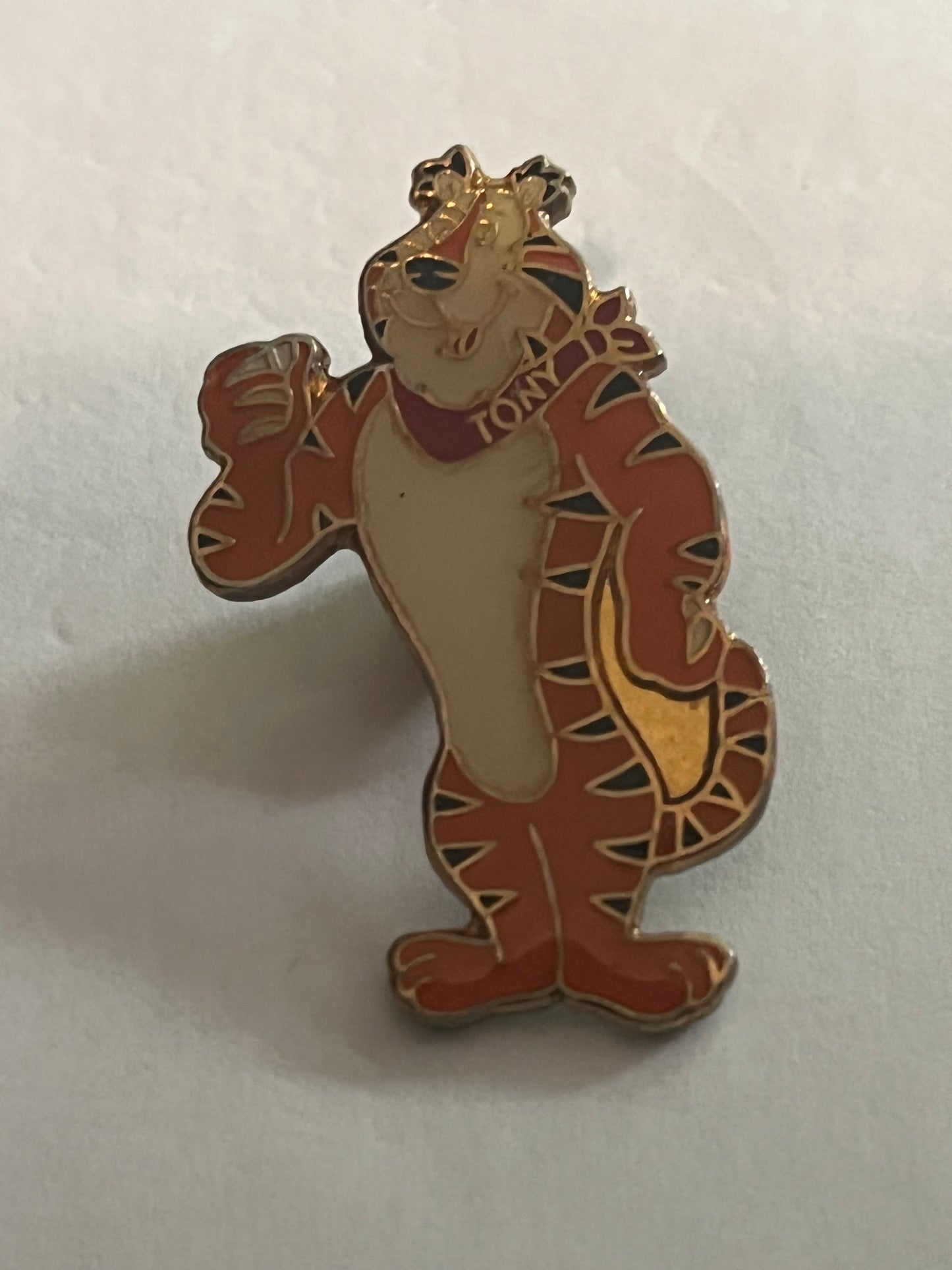 Tony the Tiger (Kelloggs) metal pin badge