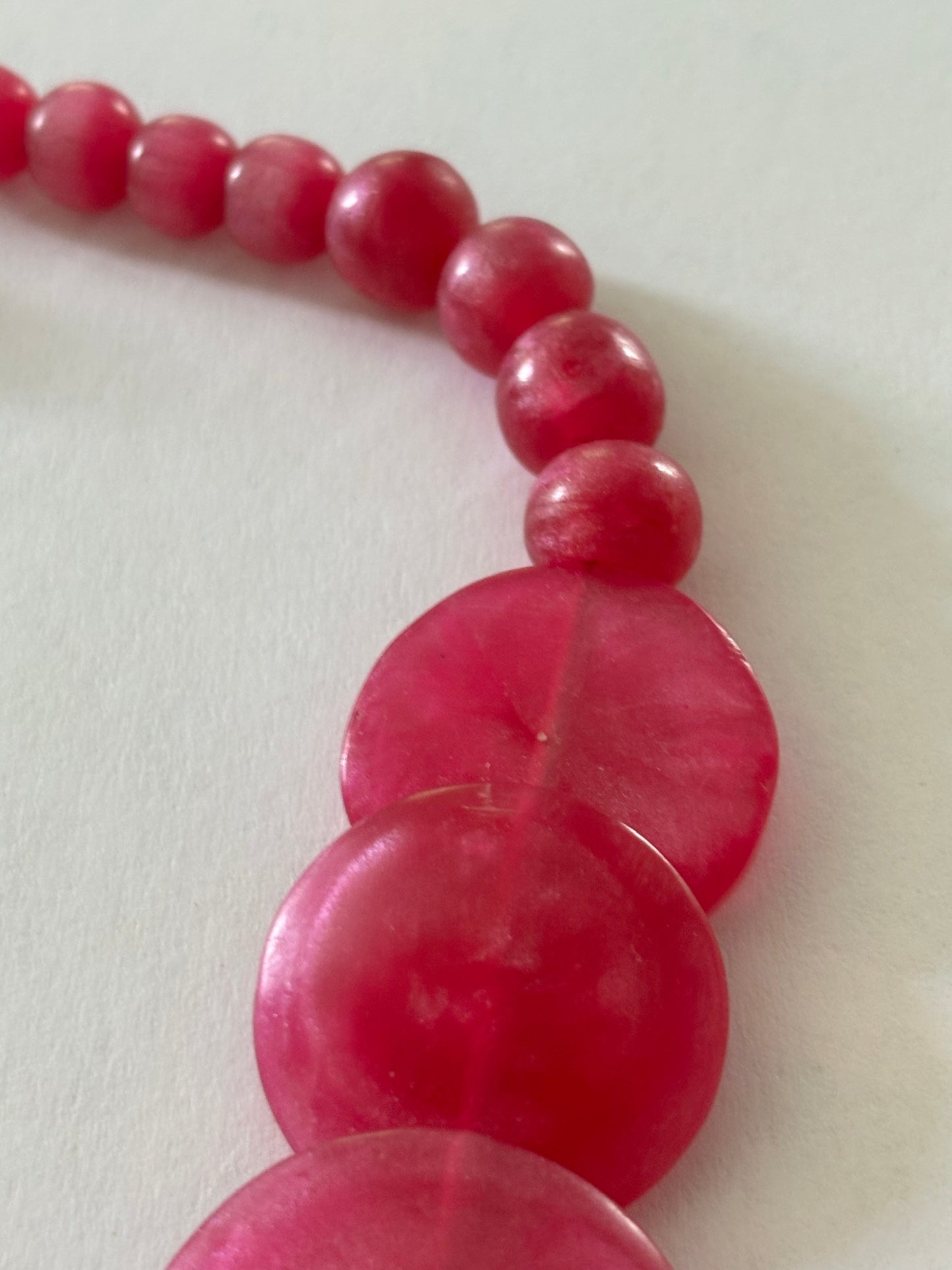 Cerise/Pink marbled flat disc necklace