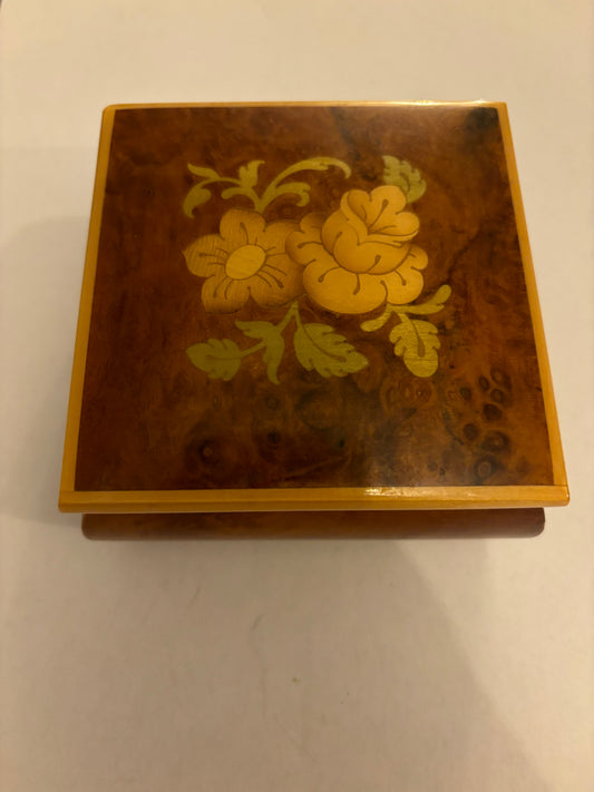 Lacquered glossy light wooden trinket box - lined