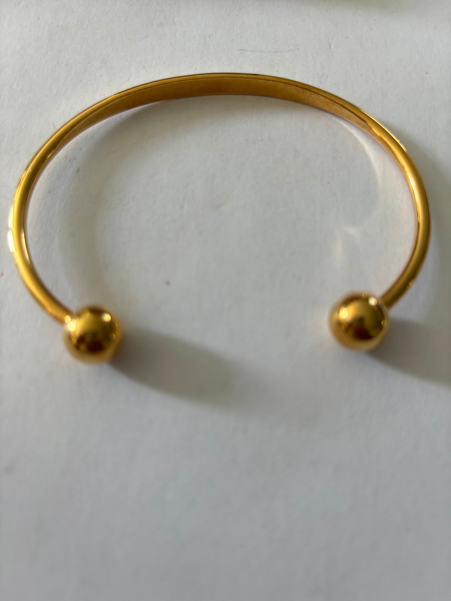 Chinese gold Apolla Rheumatism ball end bangle - 24K