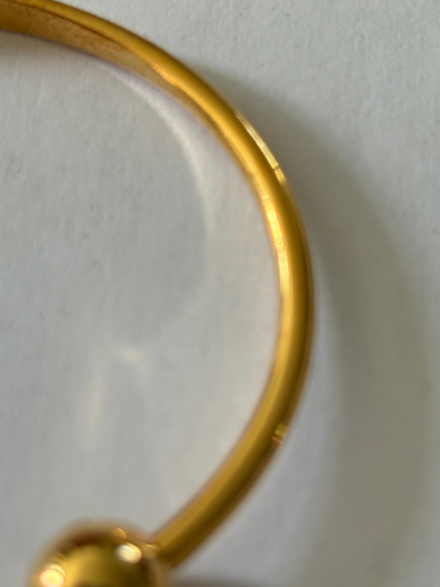 Chinese gold Apolla Rheumatism ball end bangle - 24K