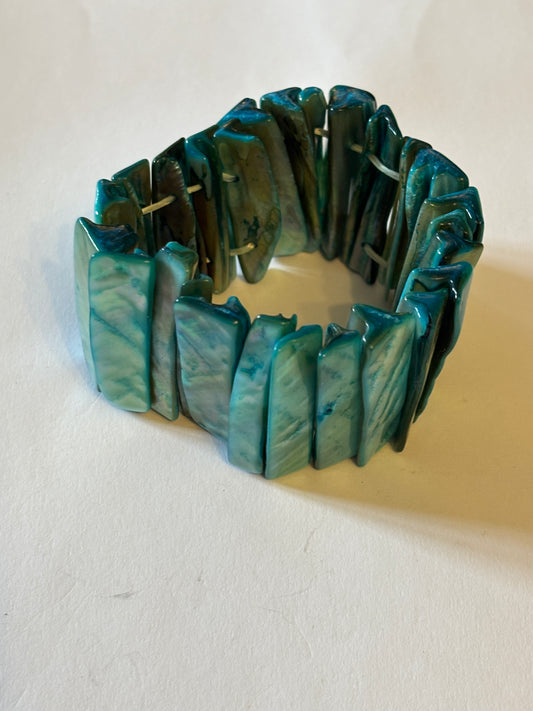 Long turquoise MoP style bracelet