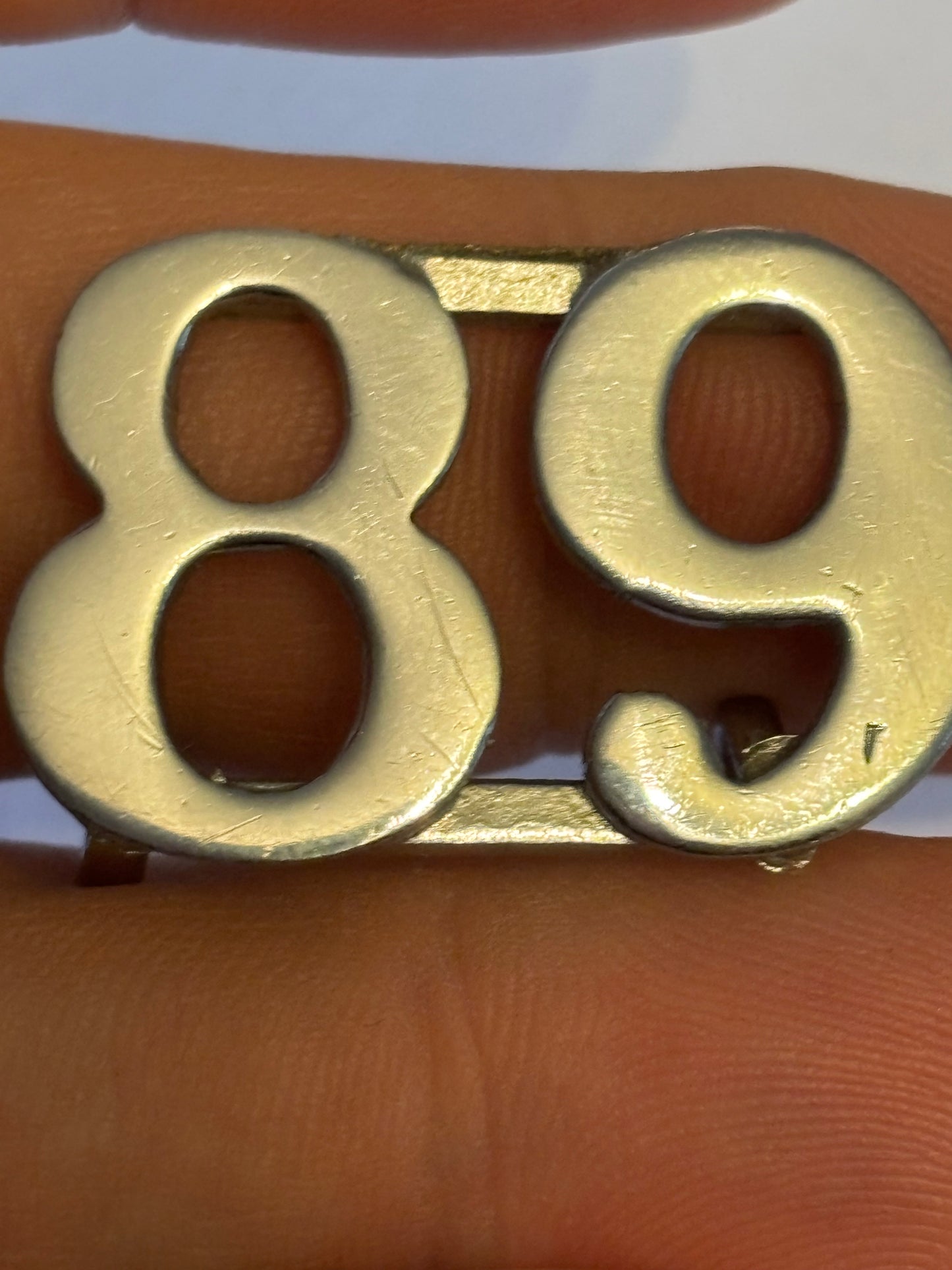 Silver metal 89 Uniform badge - Unknown origin