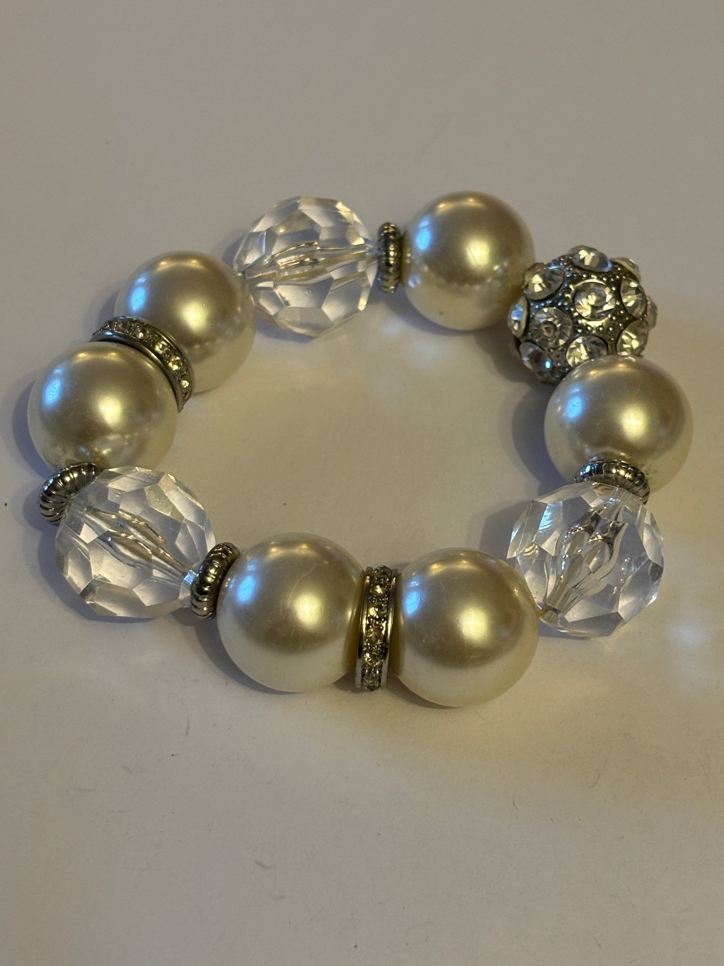 Large pearlescent bead bracelet with white stone beads