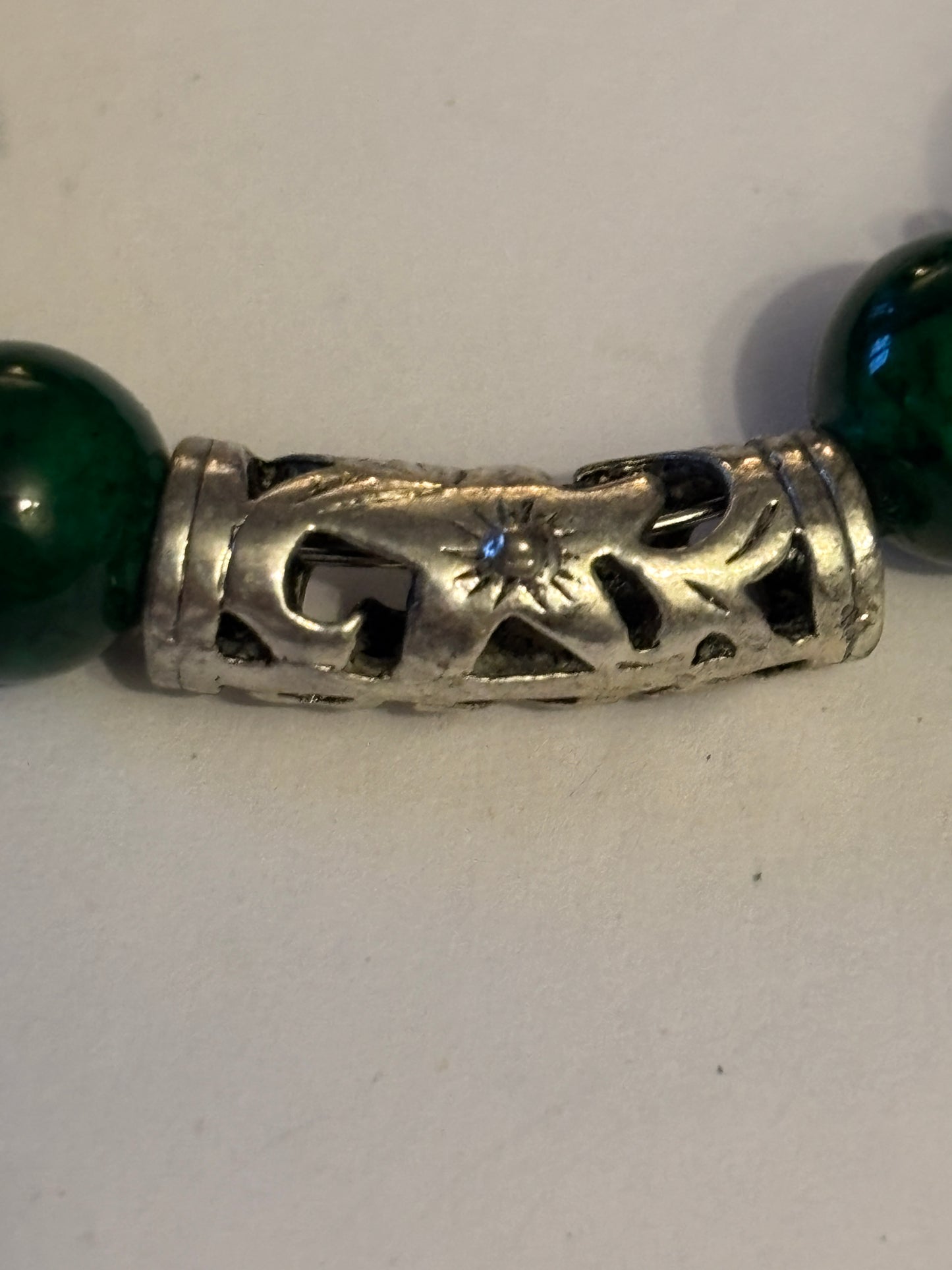 Dark green and silver decorative bead bracelet