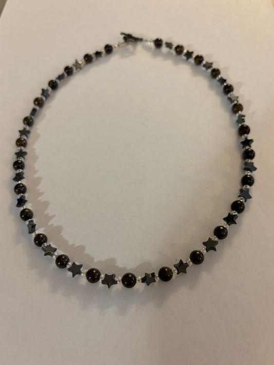 Dark stars and beads alternating T-bar necklace