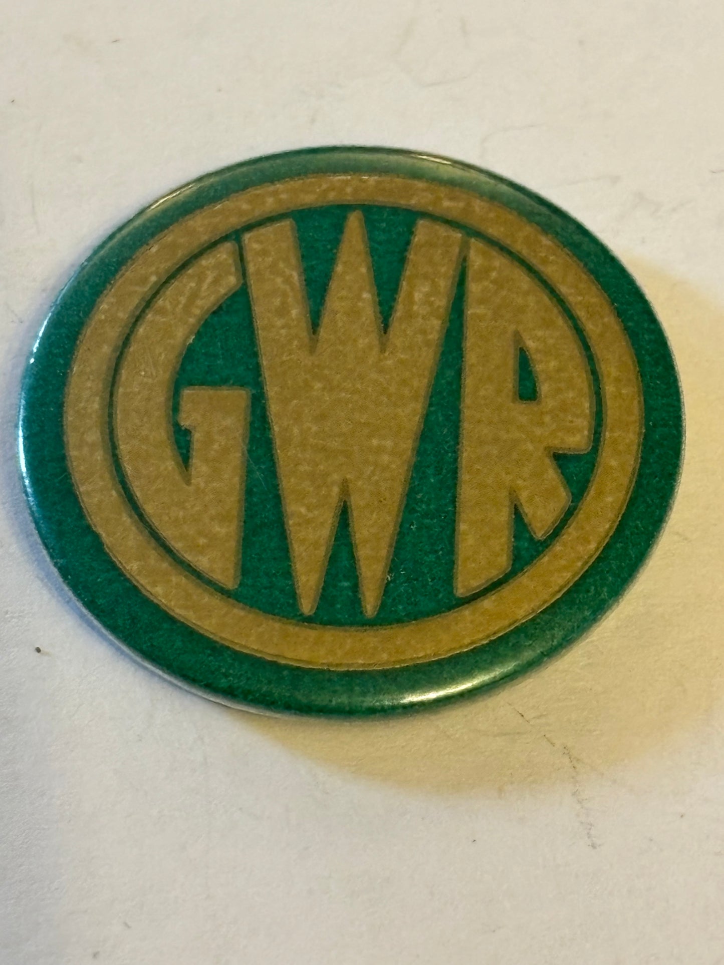 Great Western Railways green tin badge