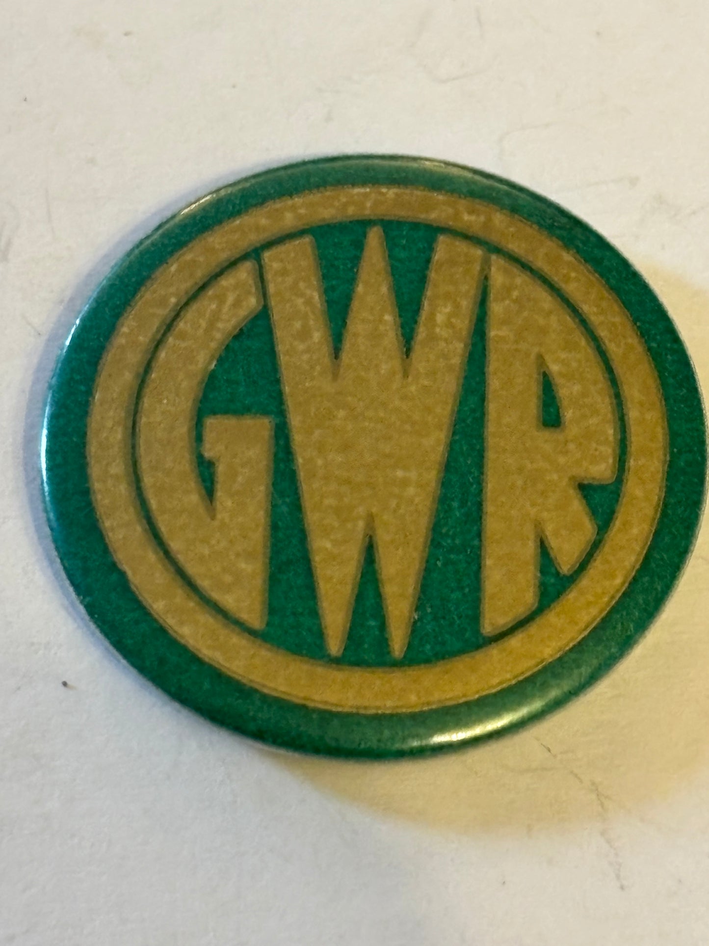 Great Western Railways green tin badge