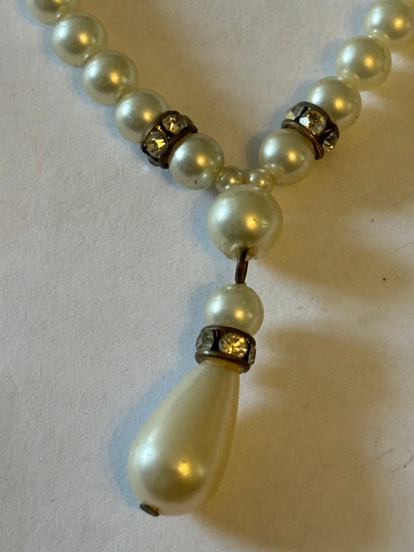 Vintage pearl style necklace with peardrop pearlescent drop and diamante