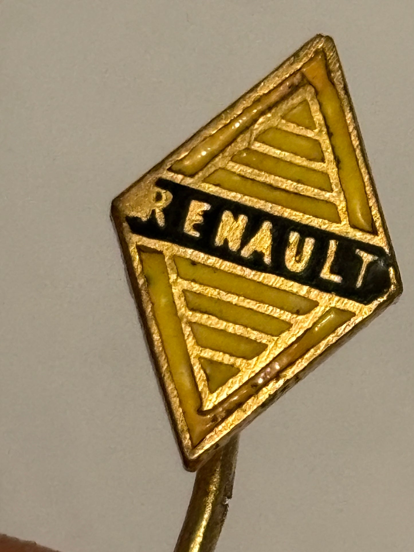 Small Renault logo stick pin