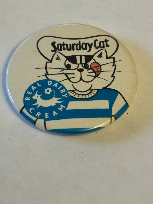 Saturday Cat - Cream Tin Badge