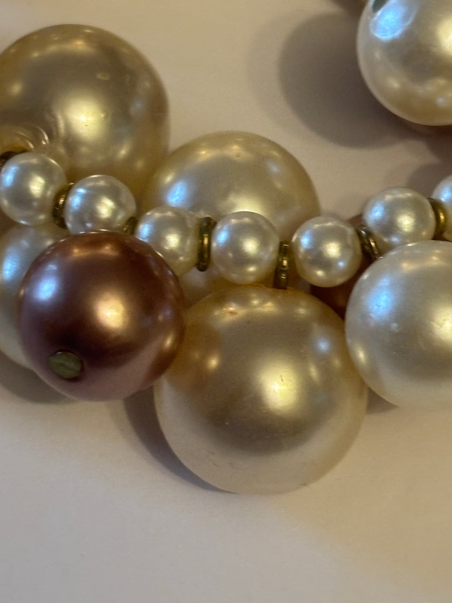 Large pearlescent bead stretch bracelet