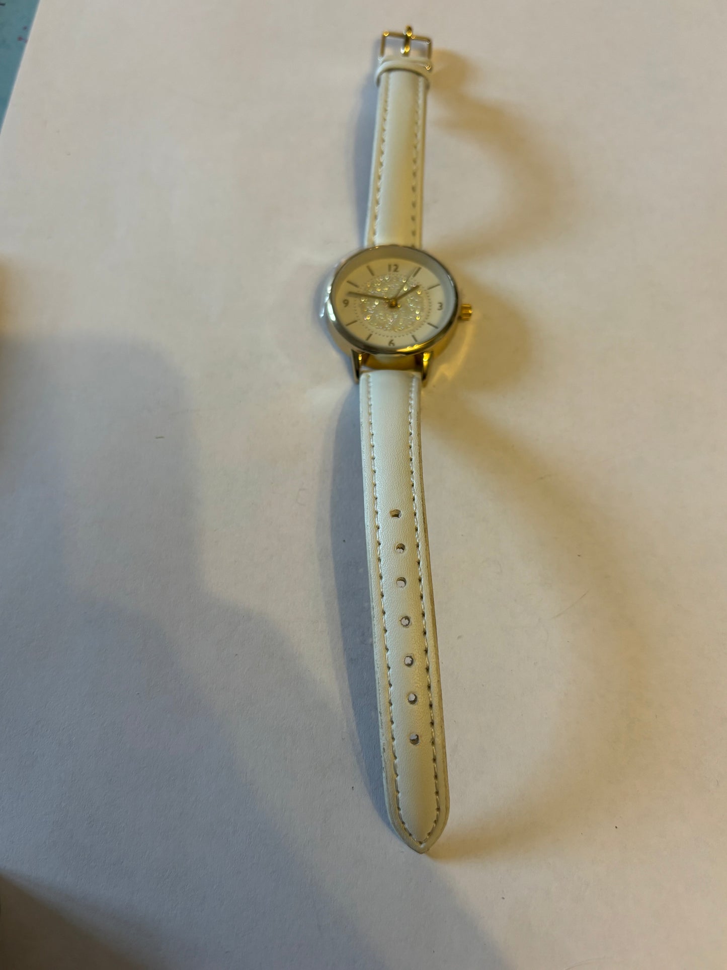 Unbranded White Ladies Sparkly Wristwatch - Untested