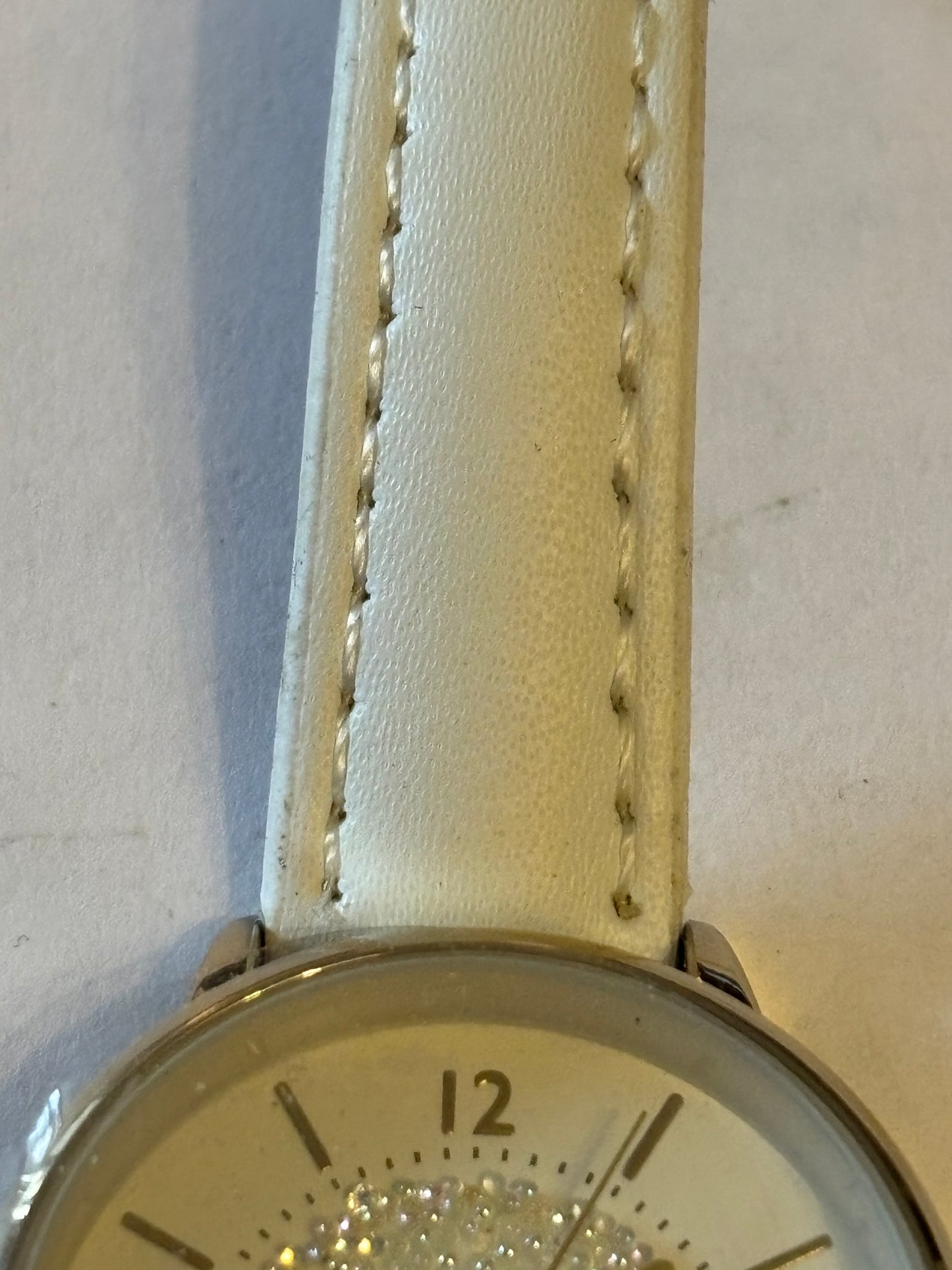 Unbranded White Ladies Sparkly Wristwatch - Untested