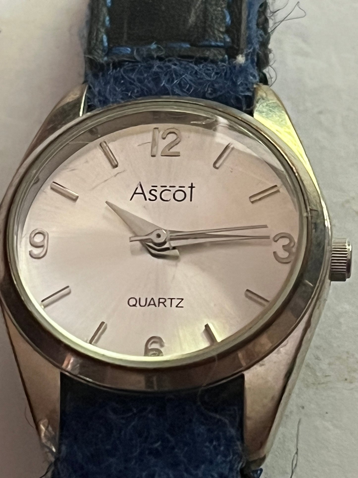 Ascot ladies silver round wristwatch - Untested