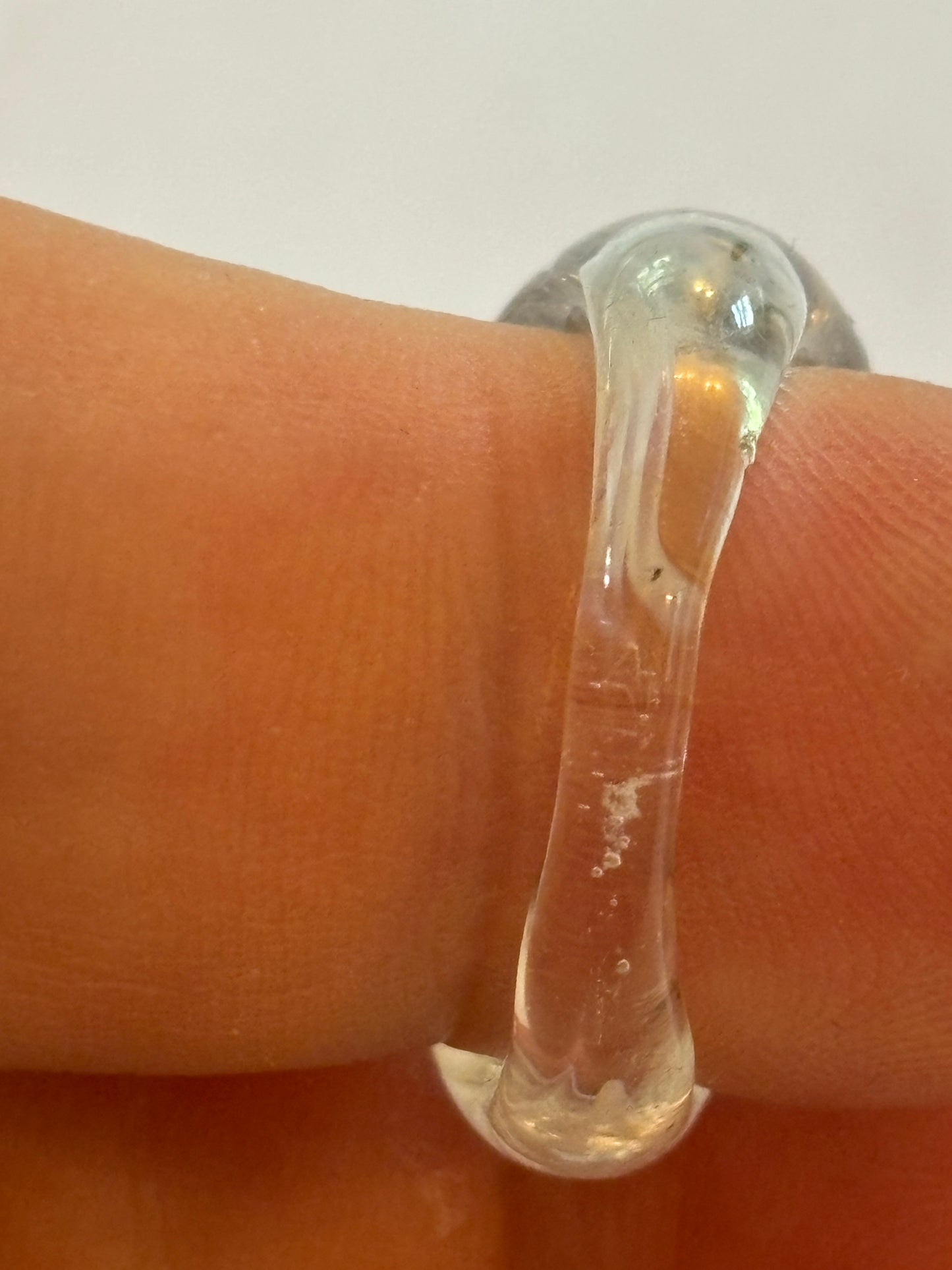 Clear resin ring with white streaks - Size P