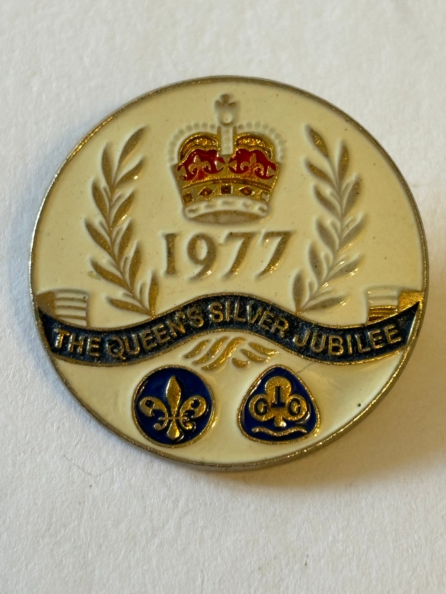 Queen Elizabeth Silver Jubilee metal and enamel badge