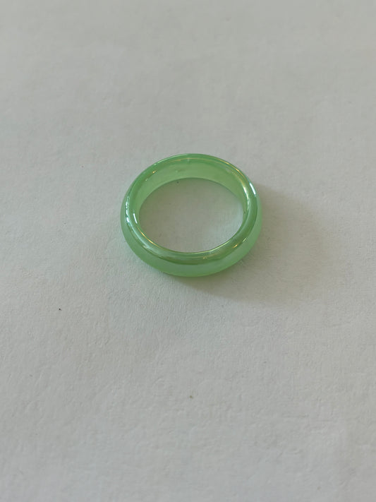 Light green glassy smooth ring - Size O