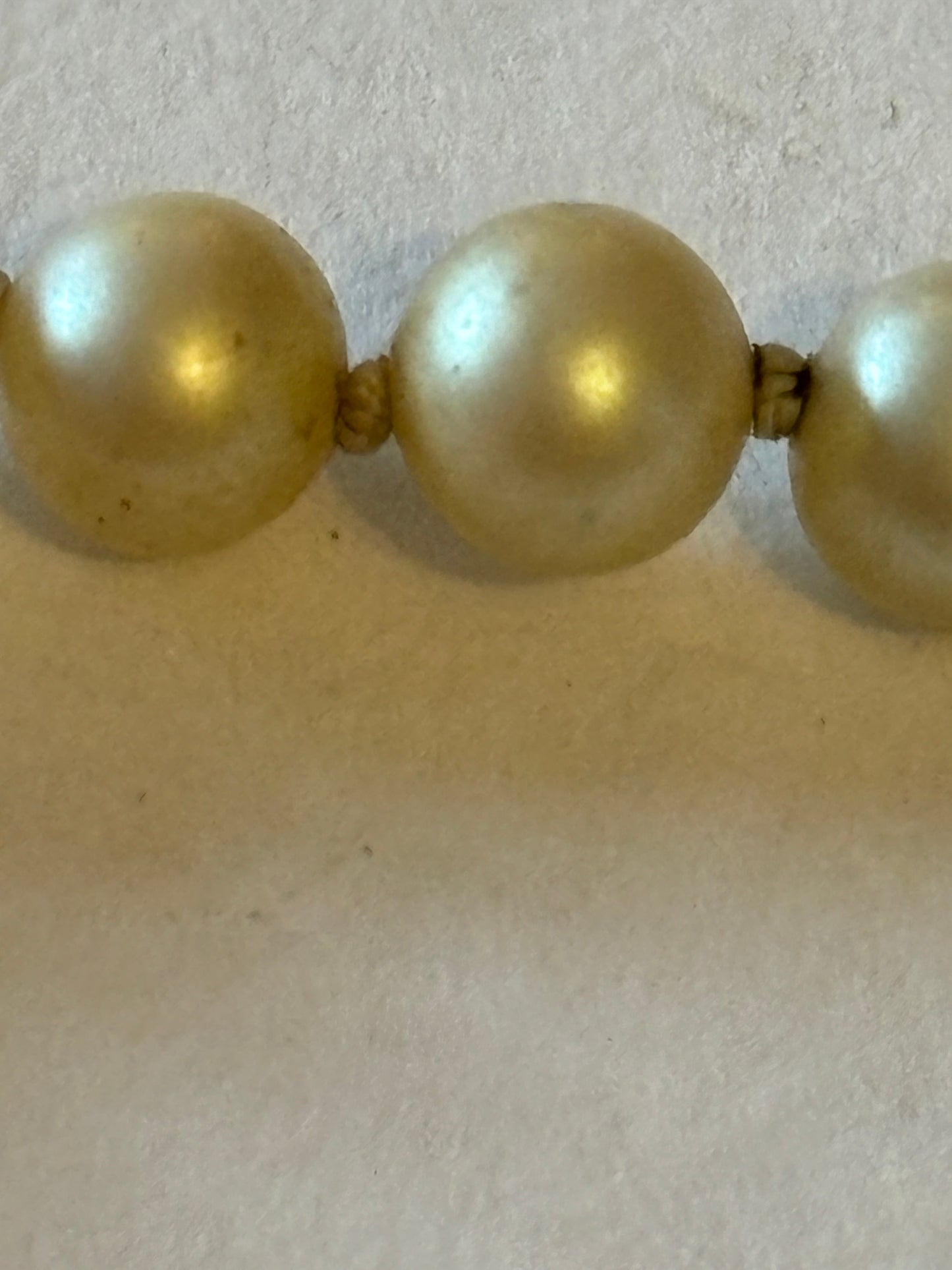 Single Row Vintage Pearl Style Necklace