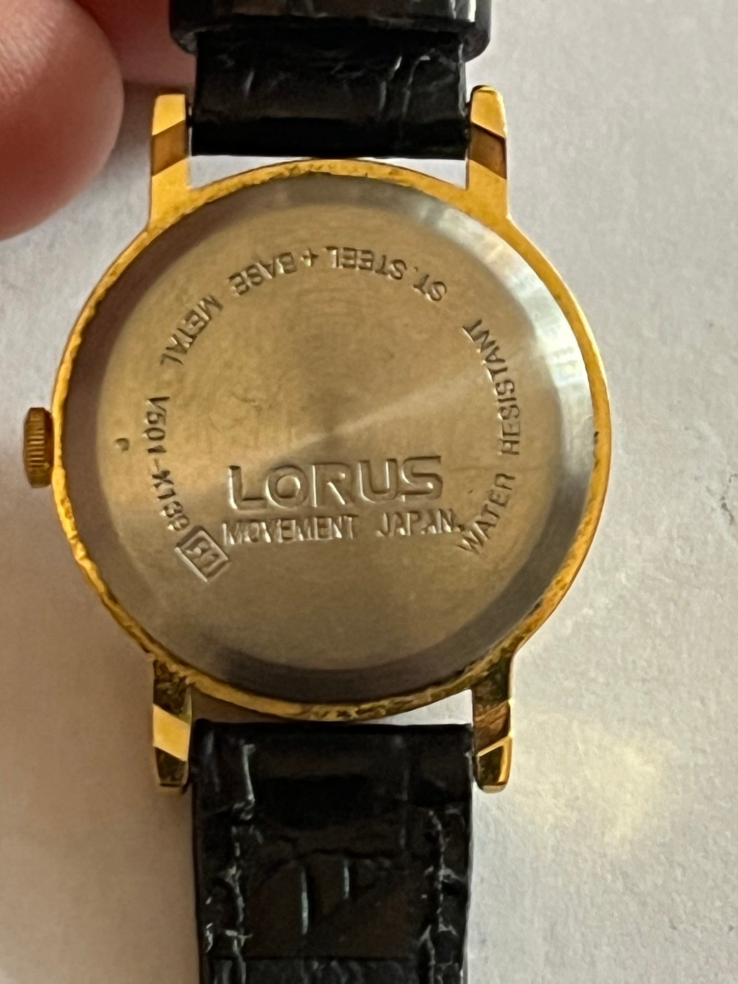 Lorus gold ladies watch - V501-X139 - Untested