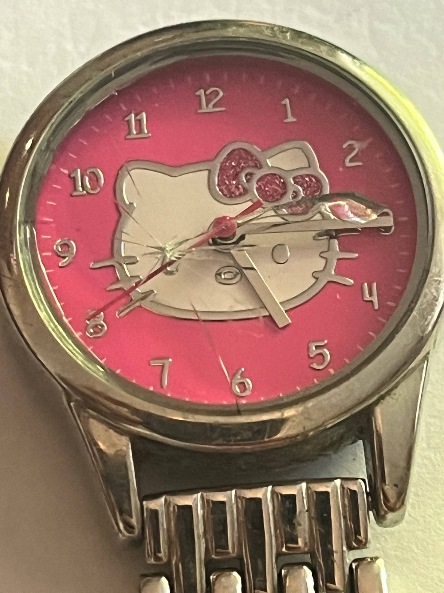 Hello Kitty Nurses Watch - Cracked Screen - Untested