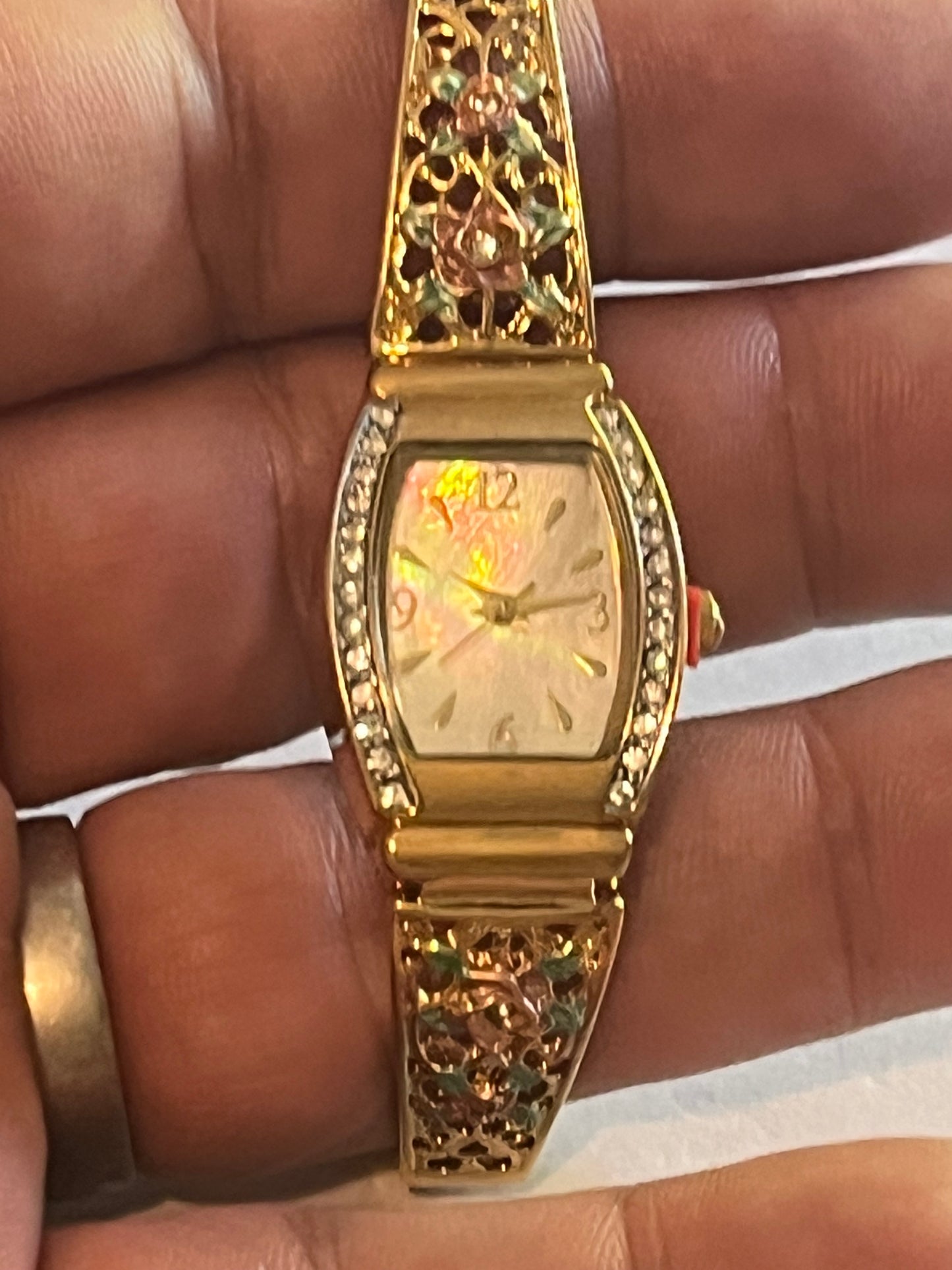 Unbranded gold jewelled ladies watch with flowers - untested