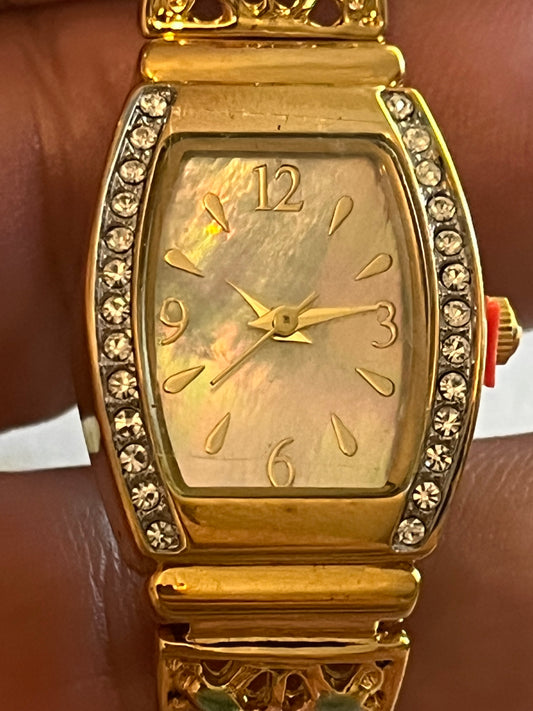 Unbranded gold jewelled ladies watch with flowers - untested