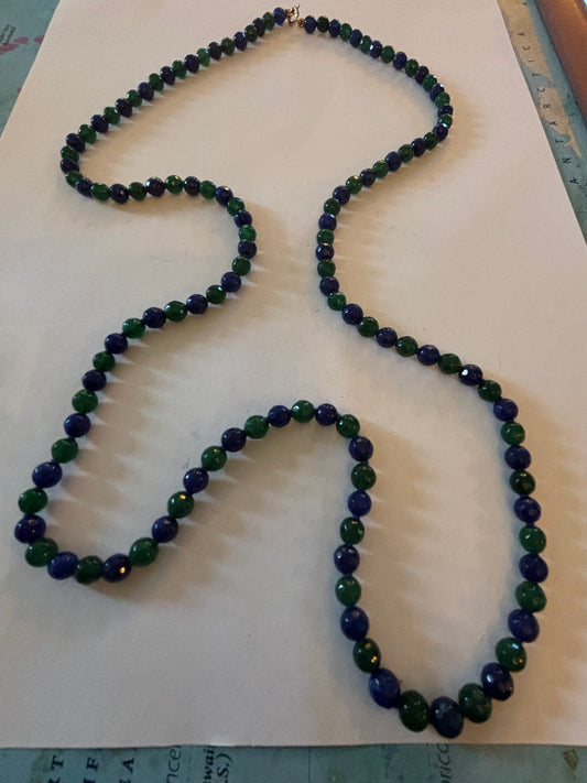 Small Alternating blue and green bead necklace with 375 9ct Gold clasp