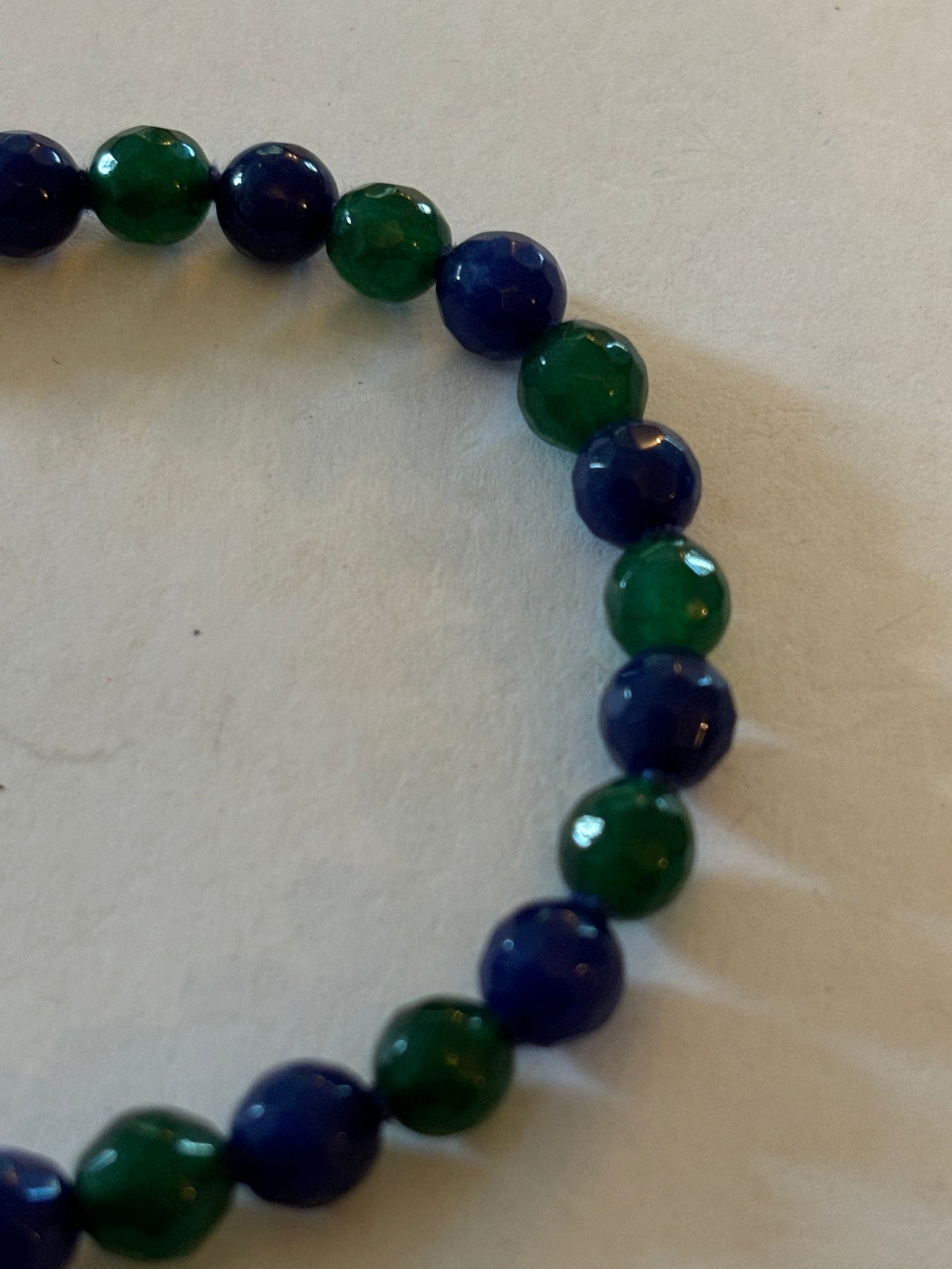 Small Alternating blue and green bead necklace with 375 9ct Gold clasp