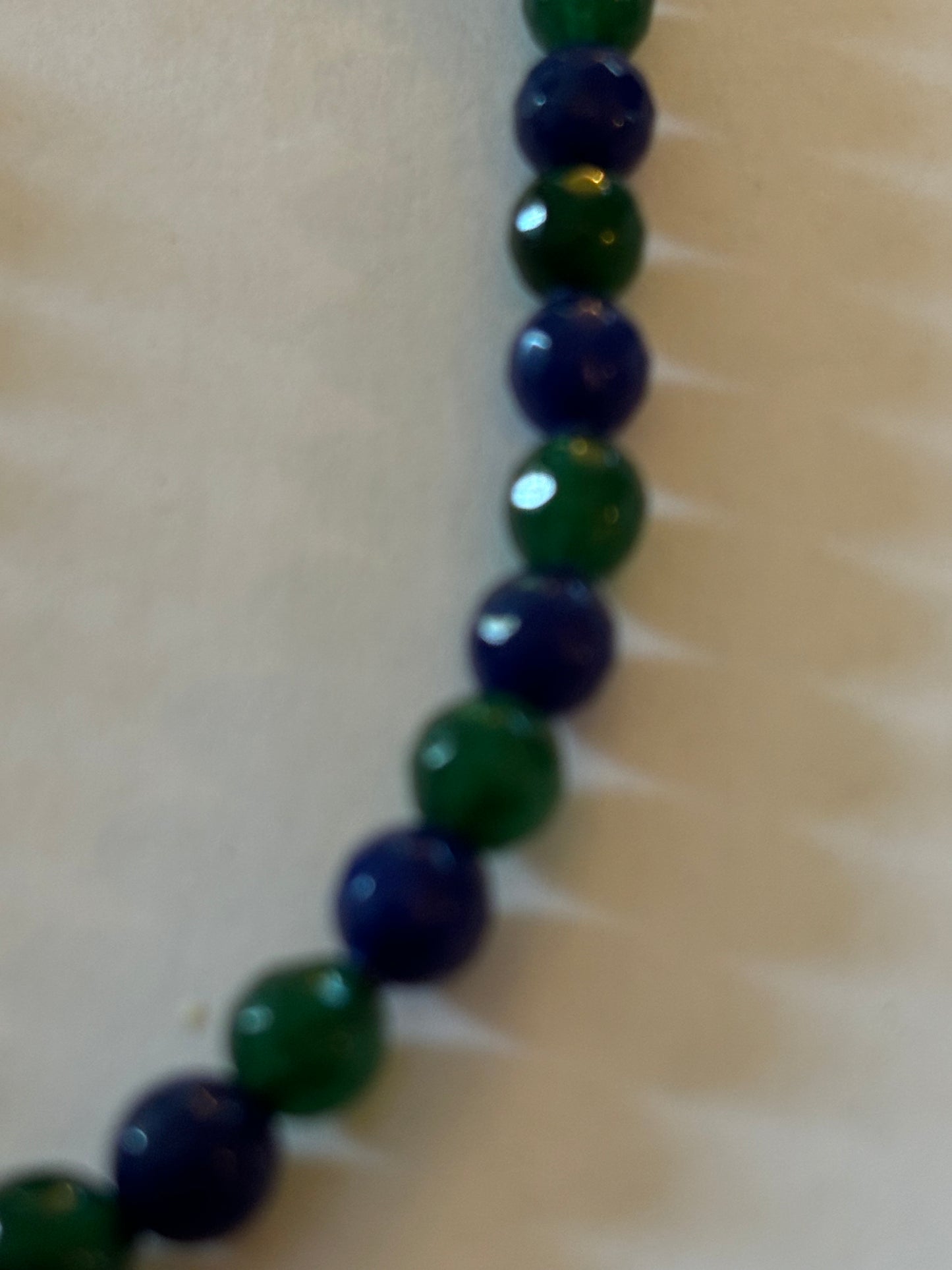 Small Alternating blue and green bead necklace with 375 9ct Gold clasp