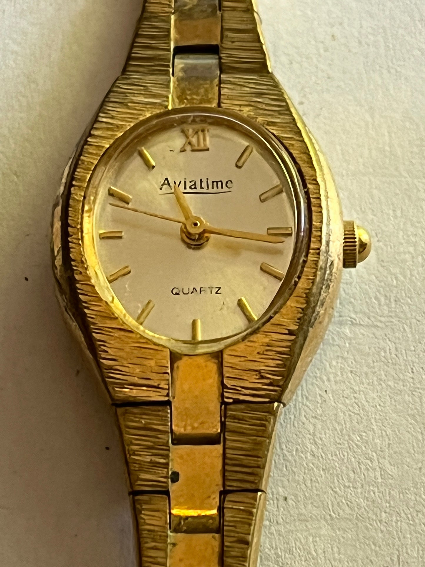 AviaTime gold ladies vintage watch - Untested