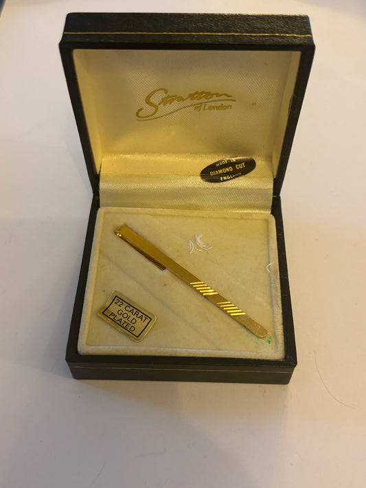 Stratton 22ct gold plated tie clip