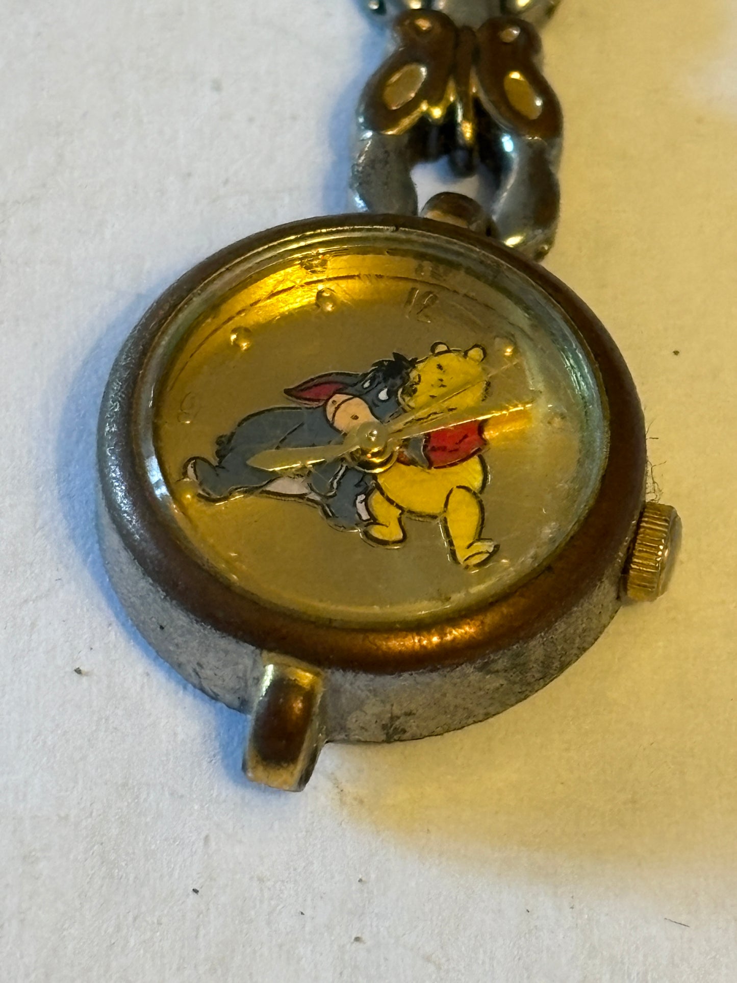 Disney - Small ladies winnie the pooh watch - Broken strap & untested