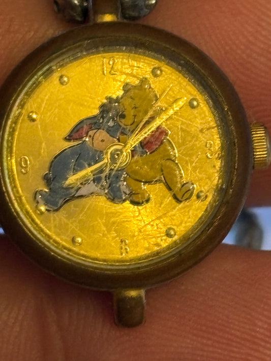 Disney - Small ladies winnie the pooh watch - Broken strap & untested