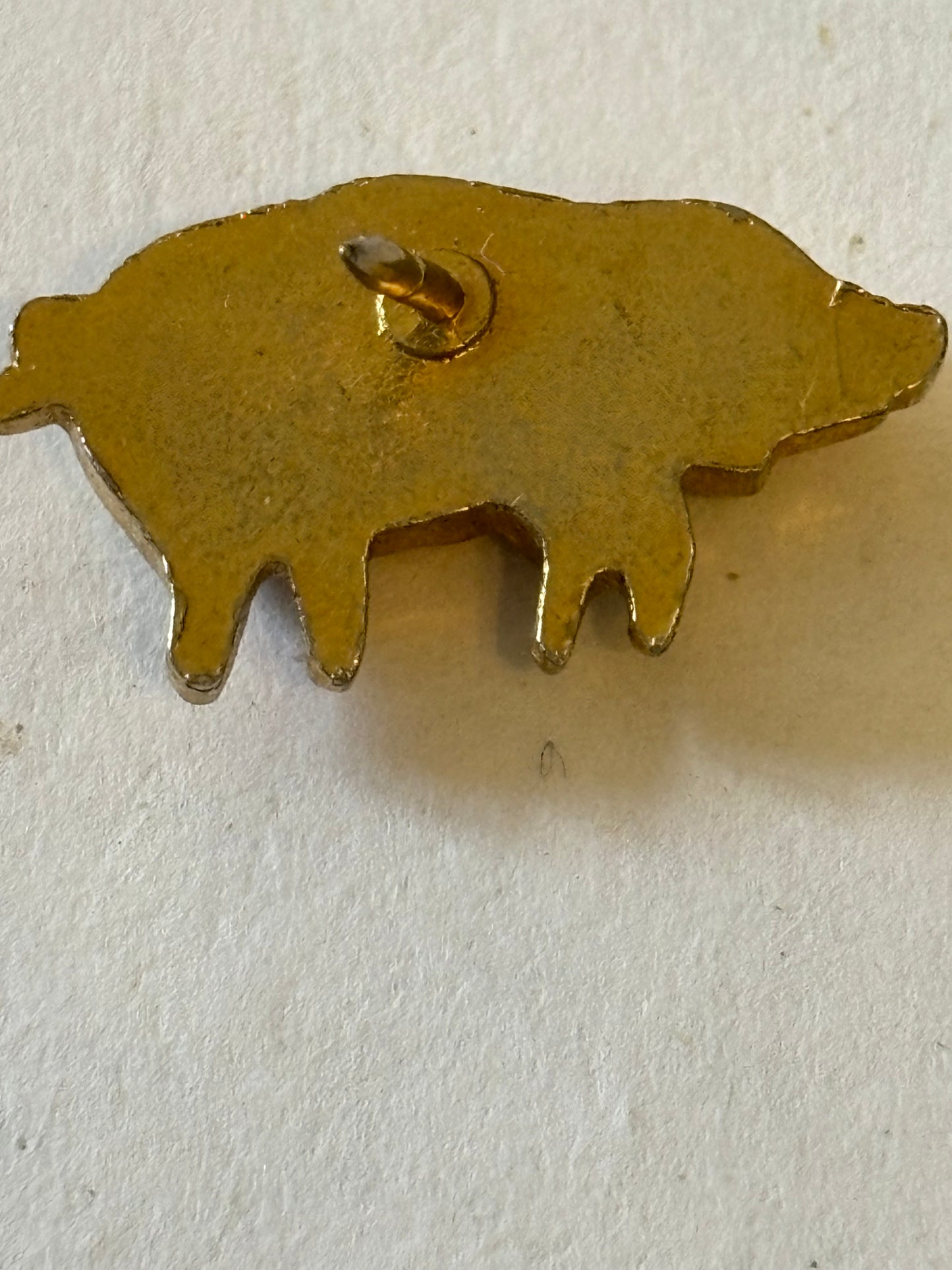 Small gold metal pig pin padge