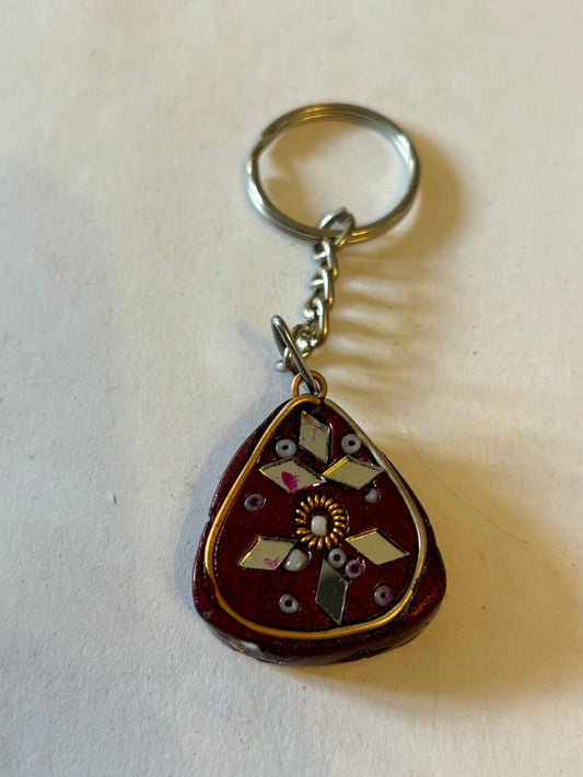 Round Triangle Mauve Keyring with silver flecks