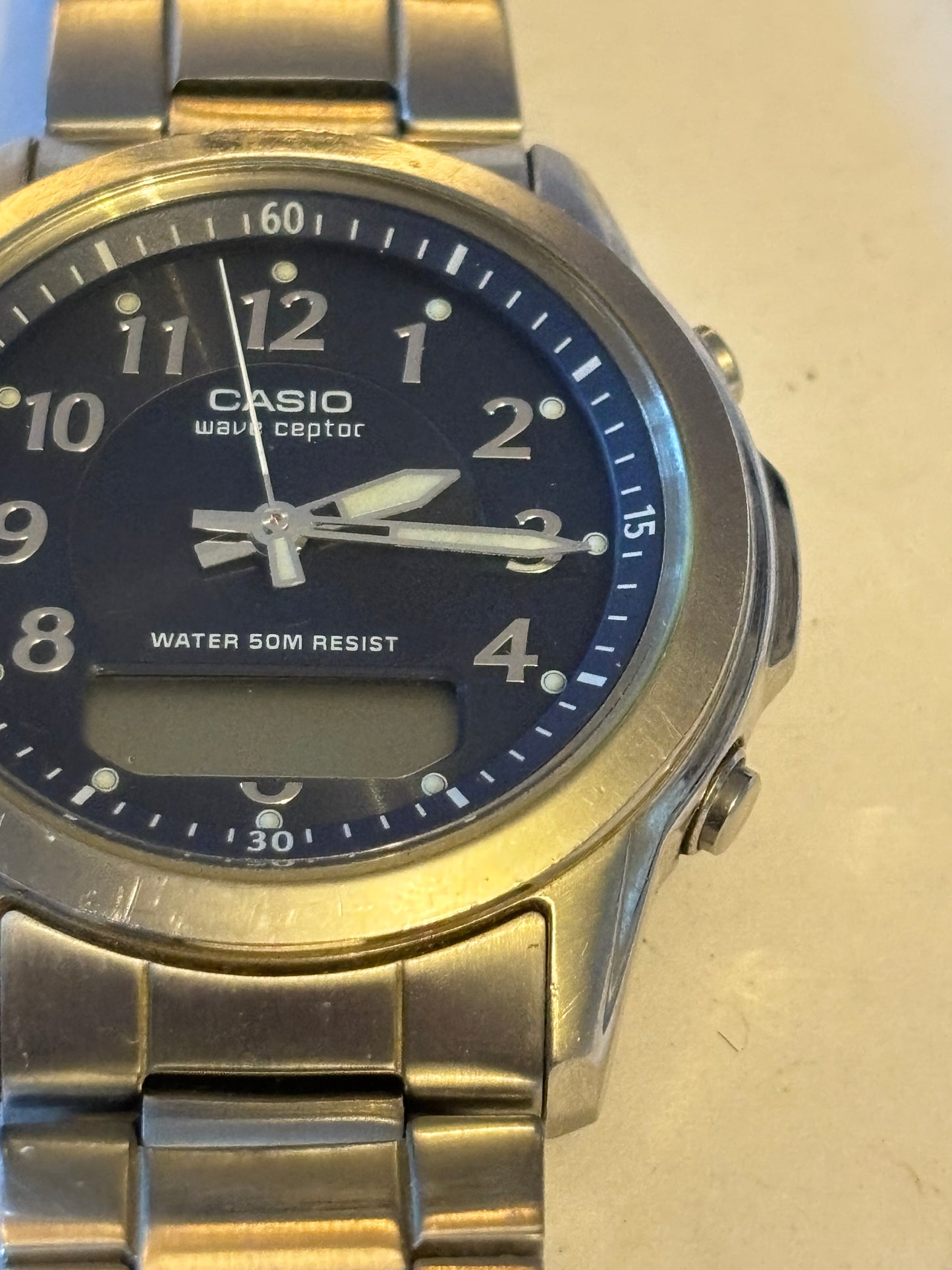 Casio Wave Ceptor - Large silver gents watch - Untested